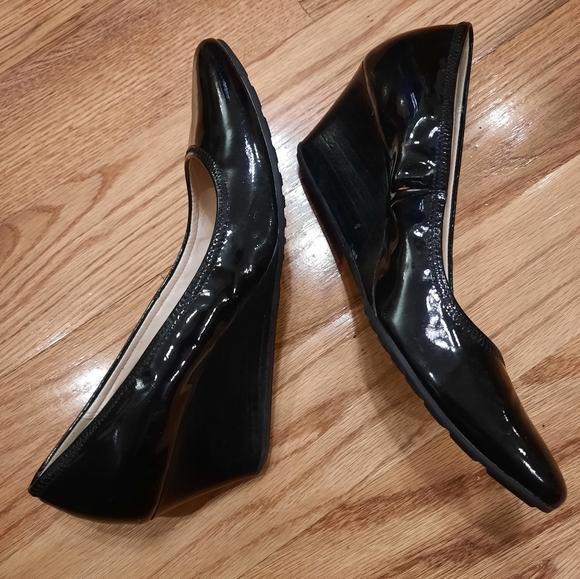 Cole‎ Haan Black Patent Wedges - Size 7 - Wedges - Picture 4 of 8